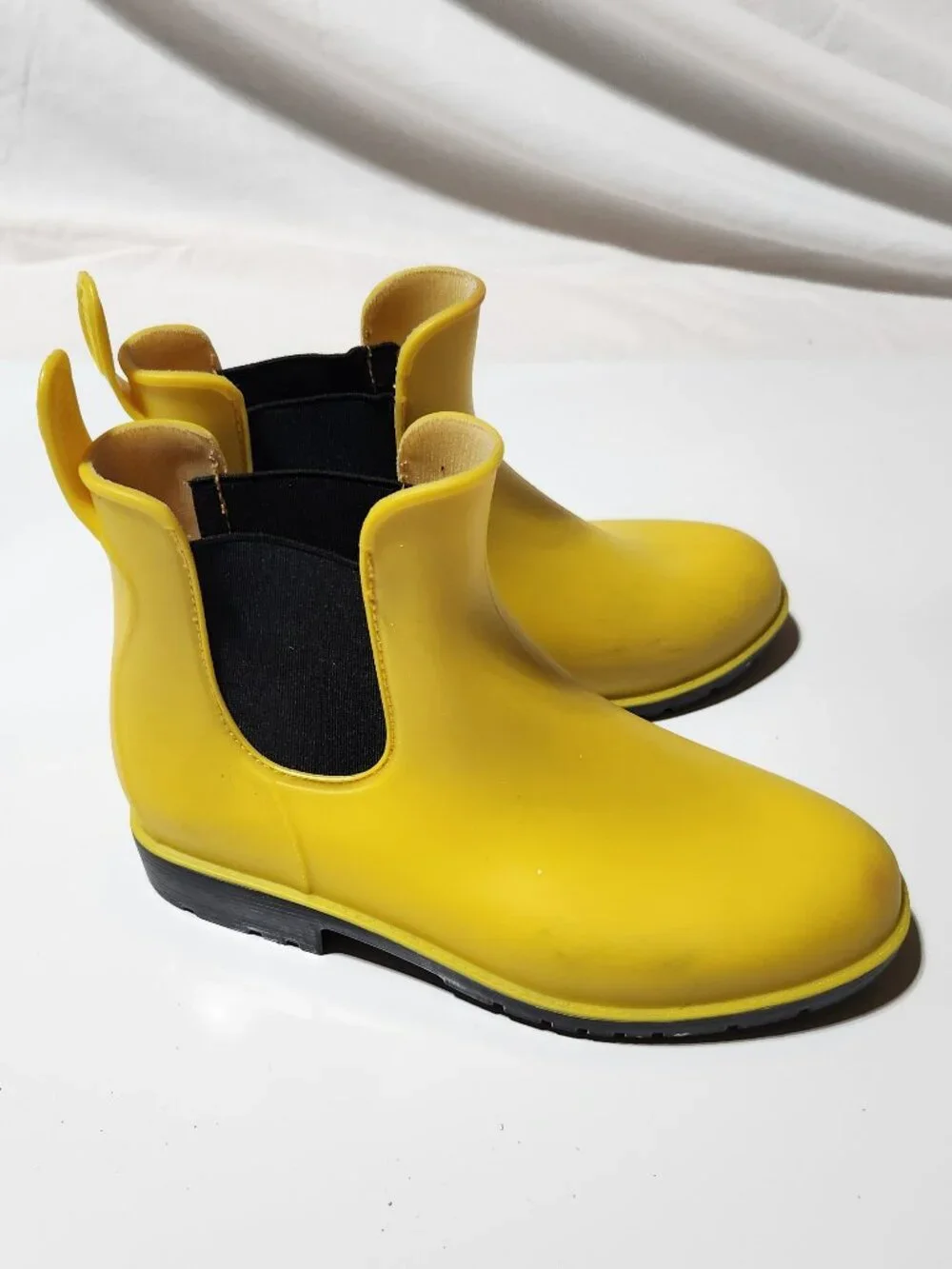 Girl's Yello Rubber Rain Boots - Size 2